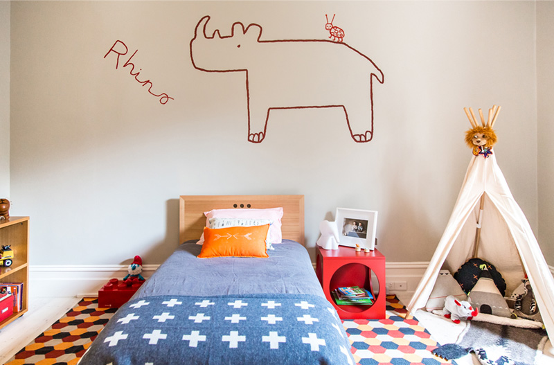 boysroom with rhino