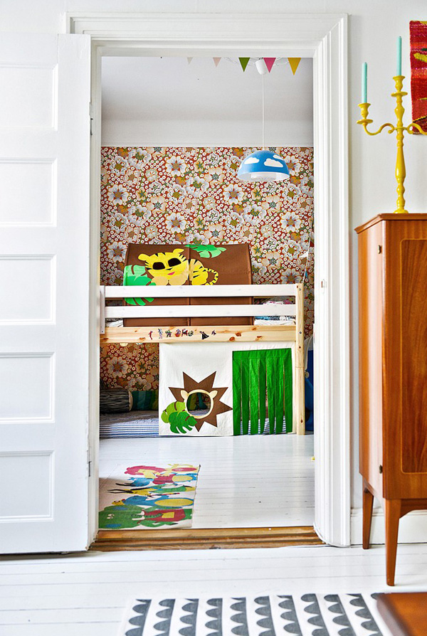 vintage wallpaper kidsroom