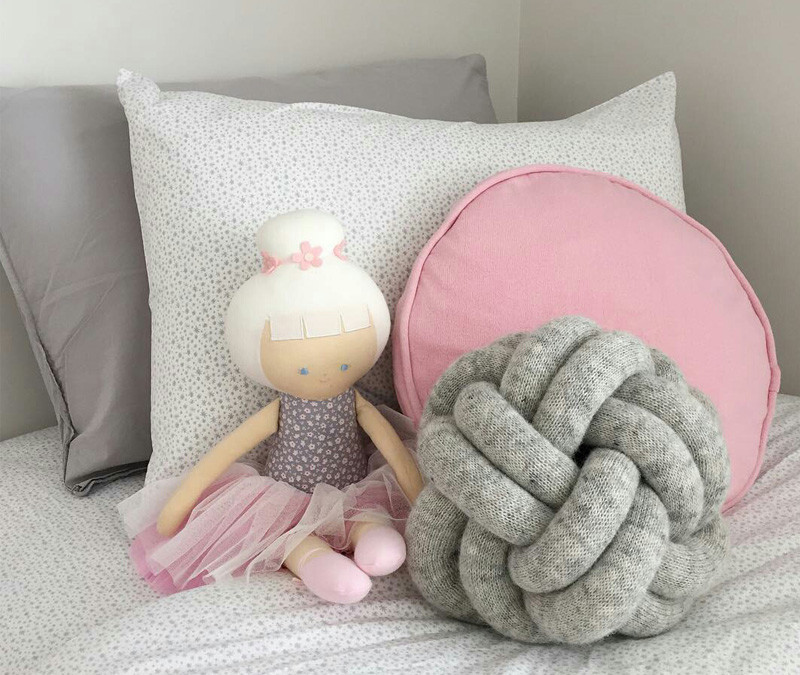 CUSHIONS FOR GIRLS’ ROOMS