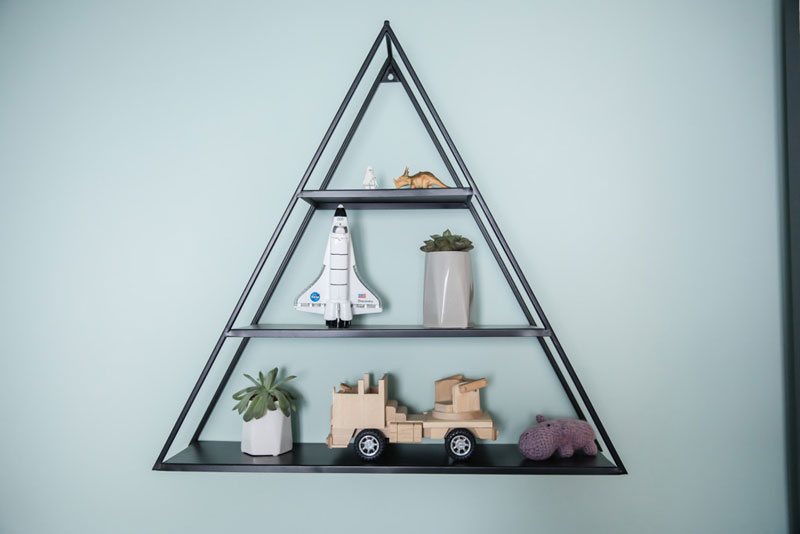 triangular shelf