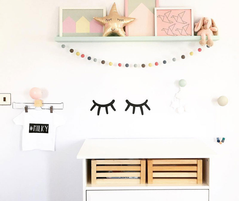 SLEEPY EYES OR CUTE EYELASHES