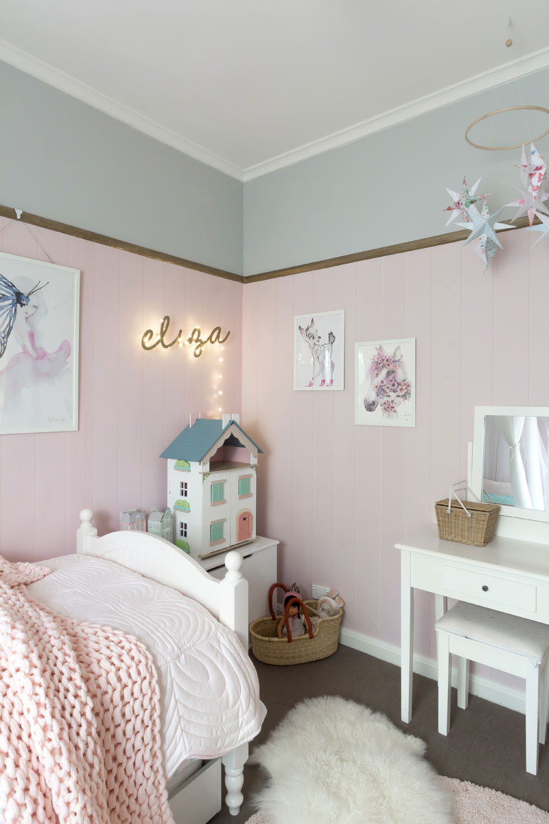 dollhouse for girls room