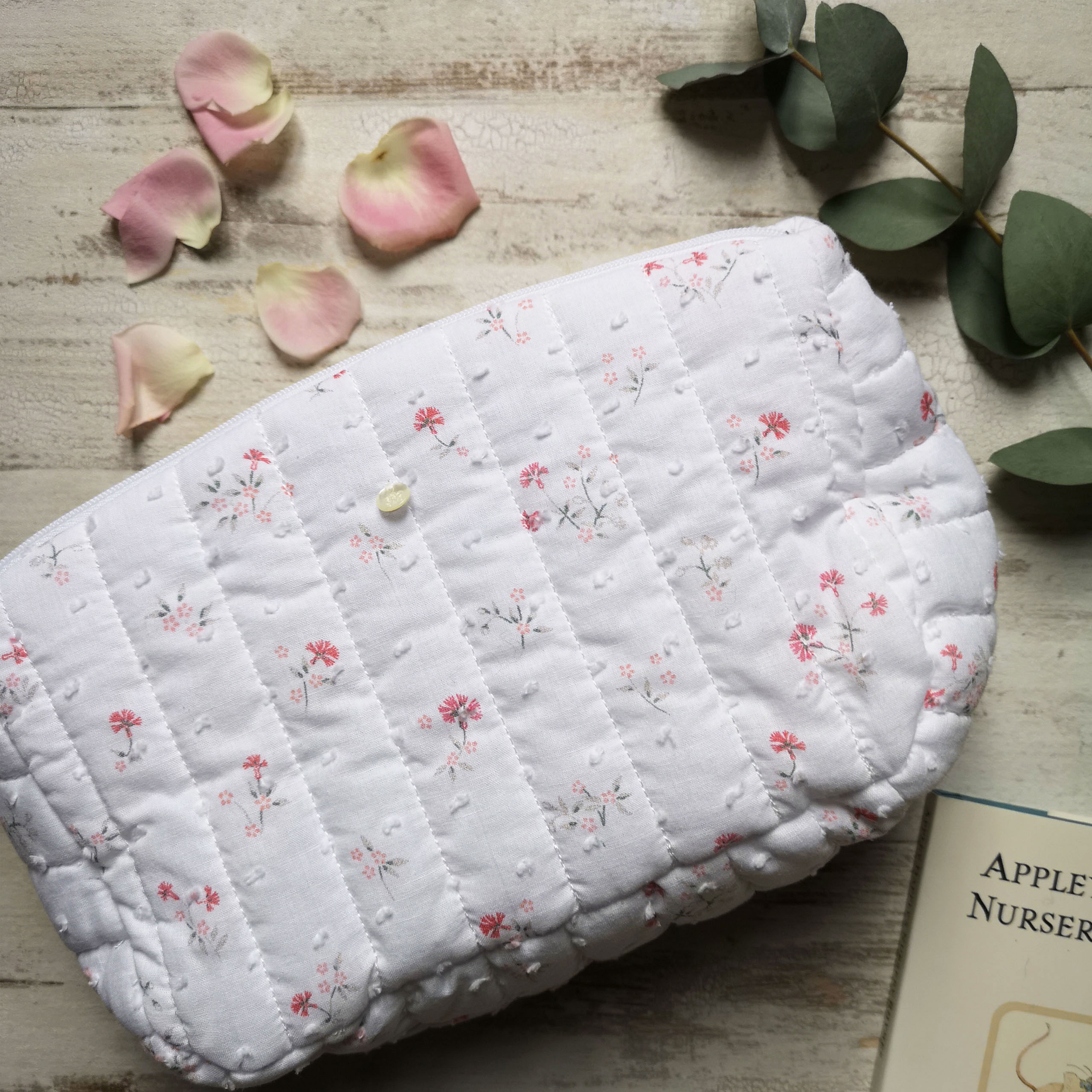 toilet bag with roses 