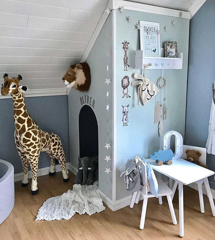 build hide-in for playroom