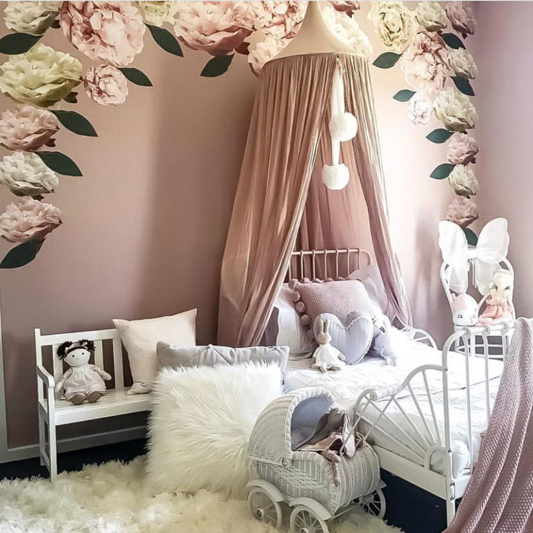 Chic Florals in Girls' Rooms - by Kids Interiors