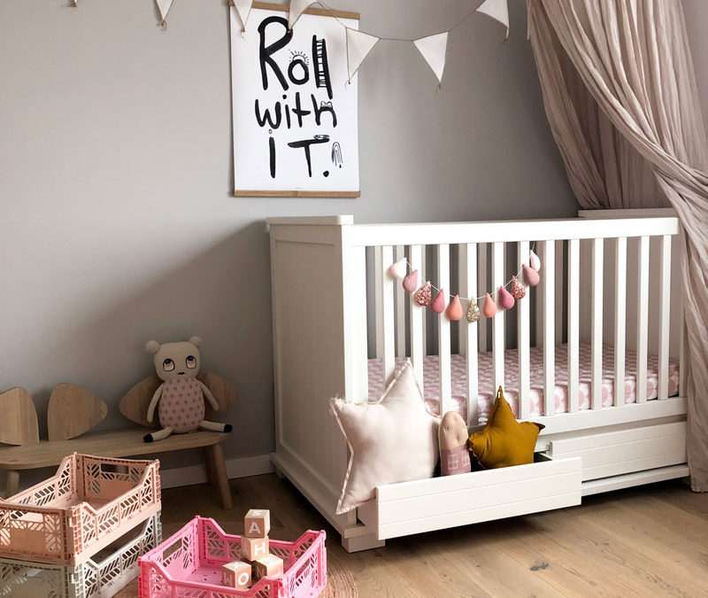 ROOMTOUR : EMMY’S SERENE NURSERY ROOM IN PINK AND GREY