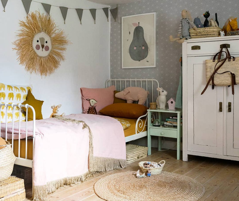 ROOMTOUR : MARTHA’S CHARMING GIRL’S ROOM MIXING OLD WITH NEW