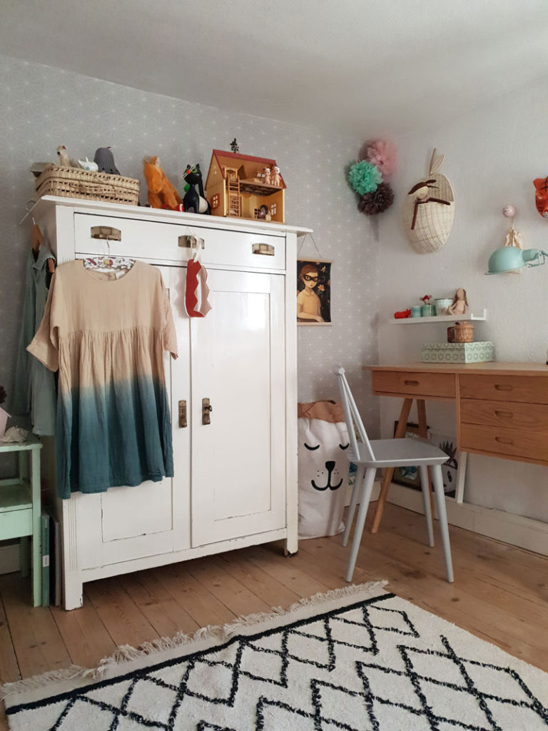 ROOMTOUR : MARTHA'S CHARMING GIRL'S ROOM MIXING OLD WITH NEW - Kids ...