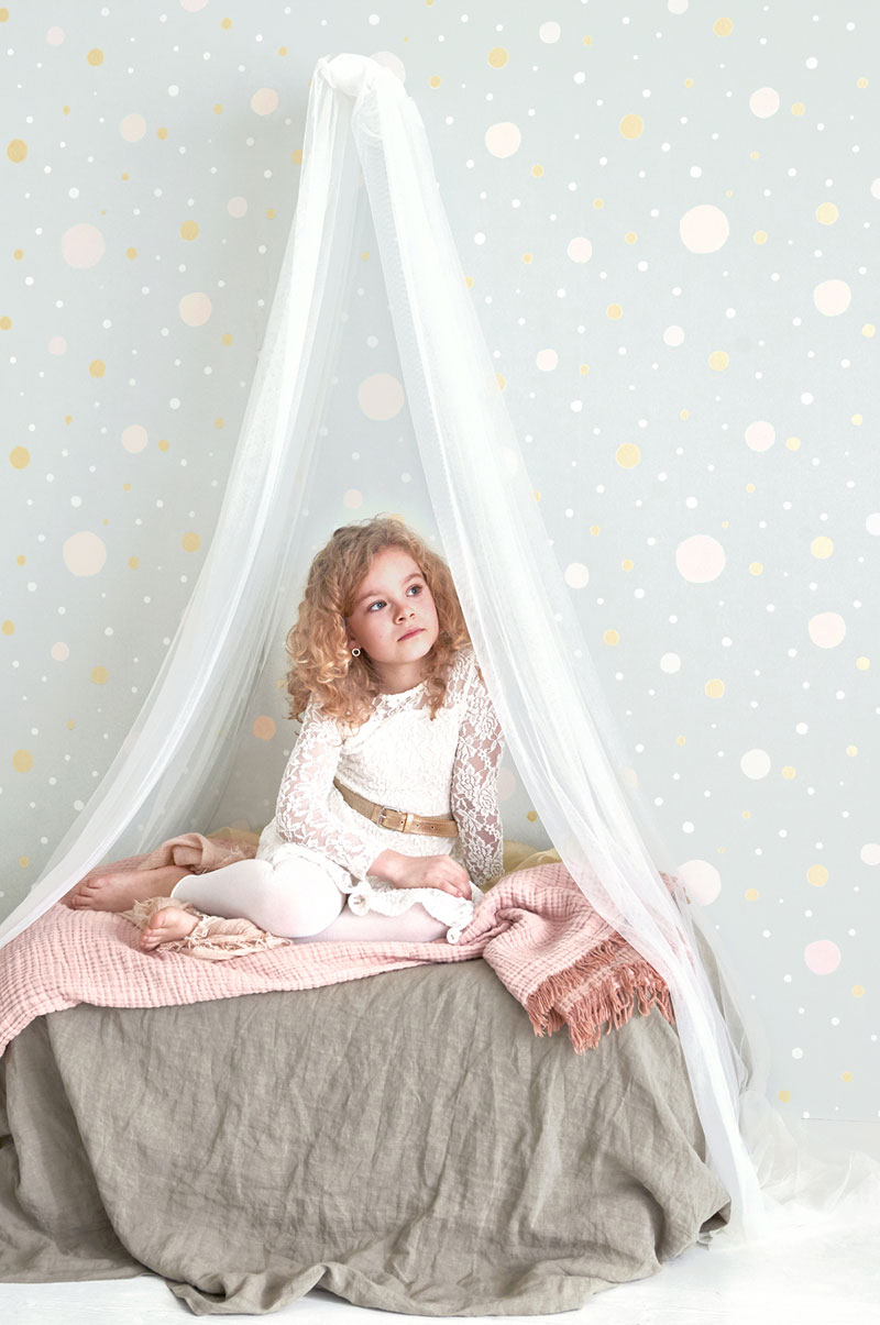 blue grey wallpaper with dots