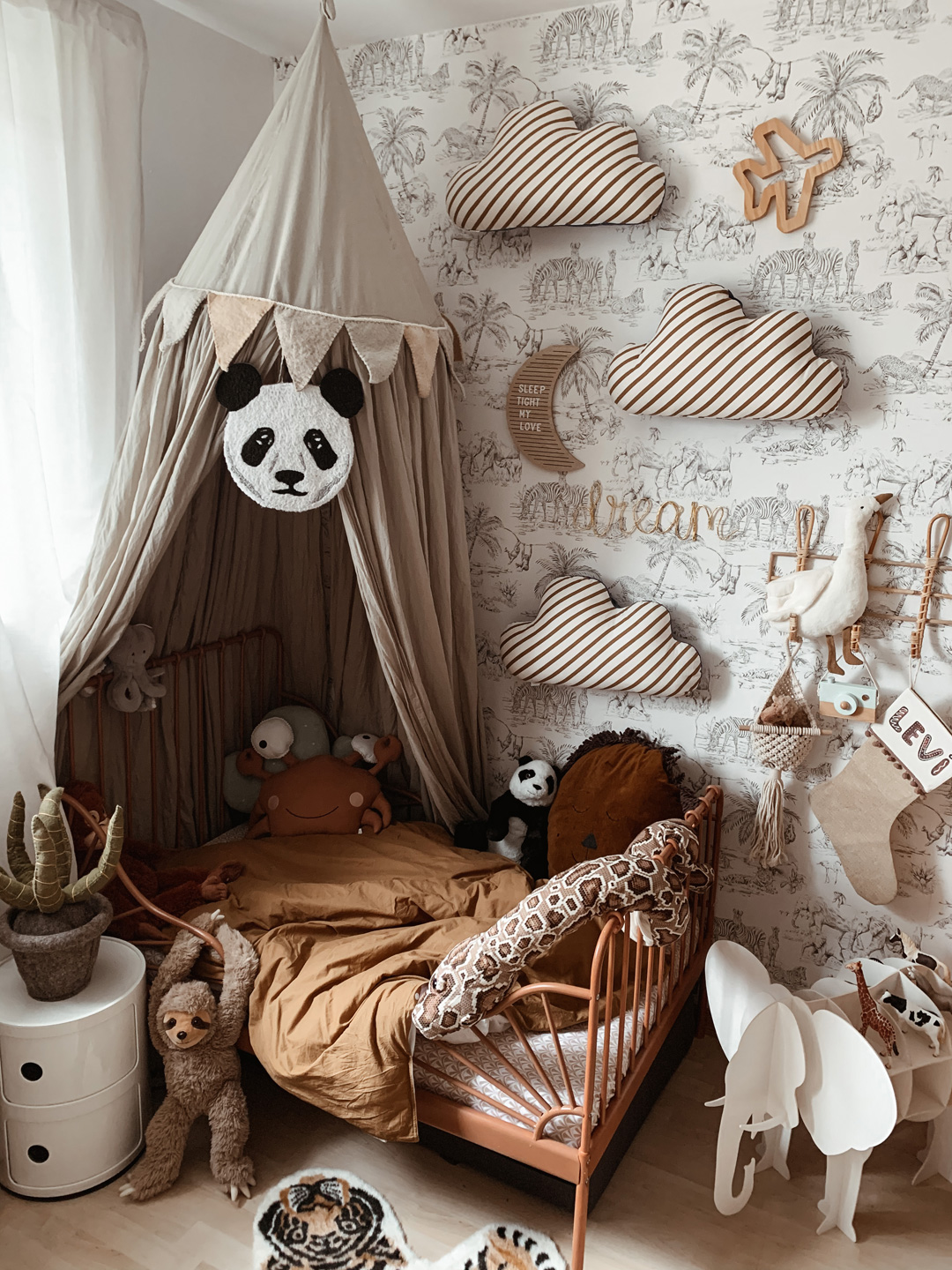 INTO THE DIY WILD : LEVI'S SAVVY SAFARI ROOM - Kids Interiors
